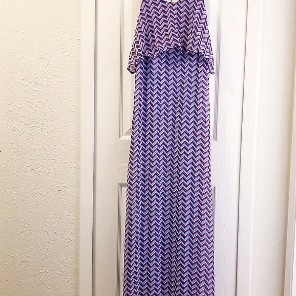 Beautiful  Chevron Maxi Dress - Picture 4 of 12